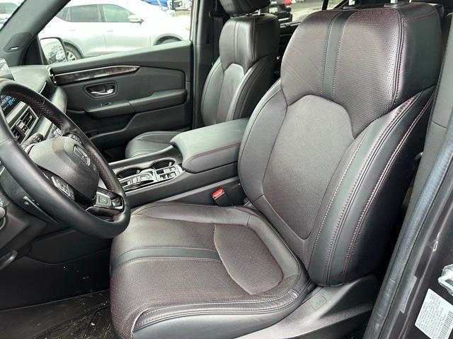 used 2025 Honda Pilot car, priced at $47,257