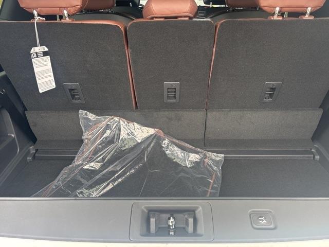 new 2025 Lincoln Navigator car, priced at $106,840