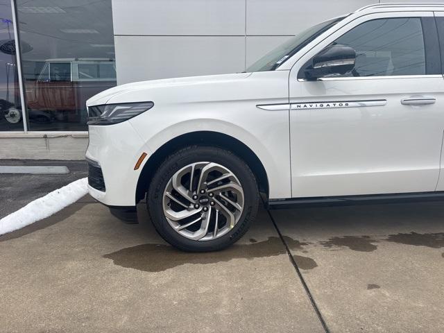 new 2025 Lincoln Navigator car, priced at $106,840
