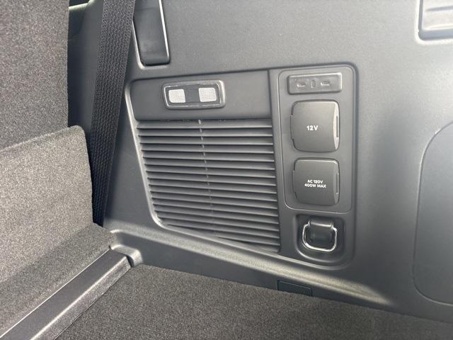 new 2025 Lincoln Navigator car, priced at $106,840