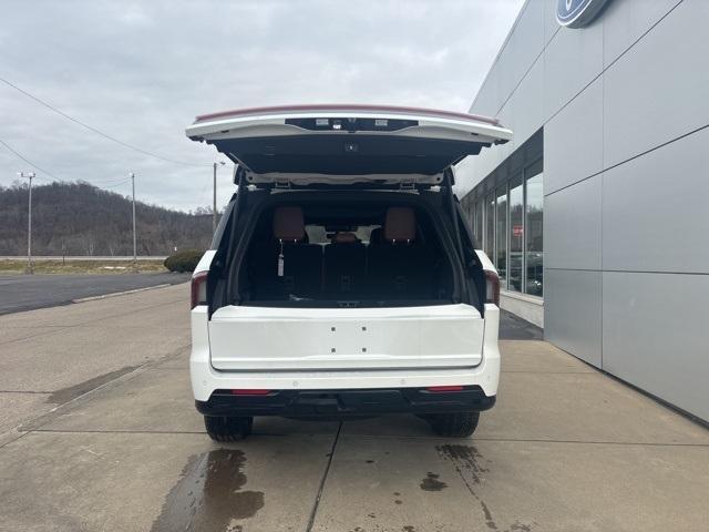 new 2025 Lincoln Navigator car, priced at $106,840