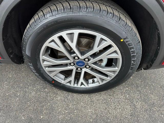 used 2022 Ford Escape car, priced at $21,395