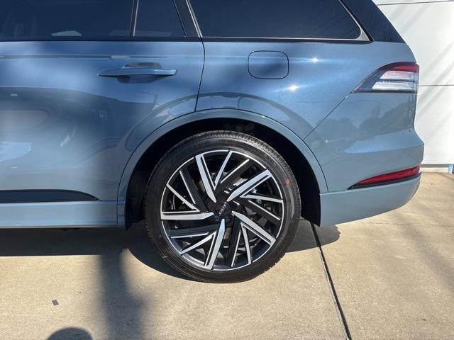 new 2025 Lincoln Aviator car, priced at $84,222