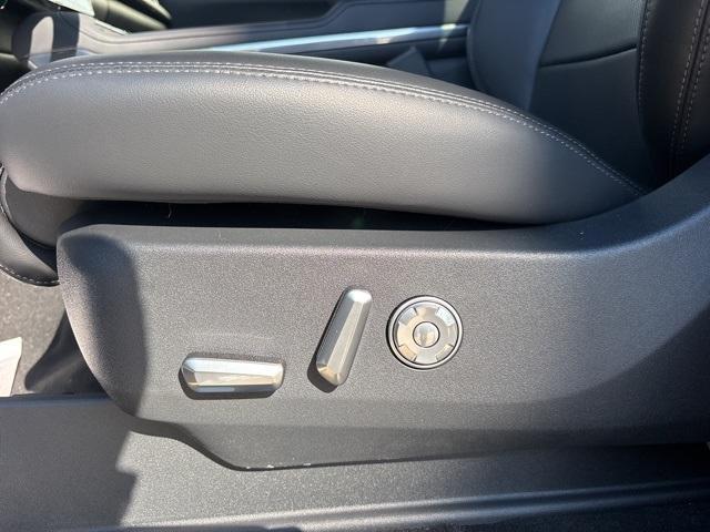 new 2025 Lincoln Navigator car, priced at $104,985