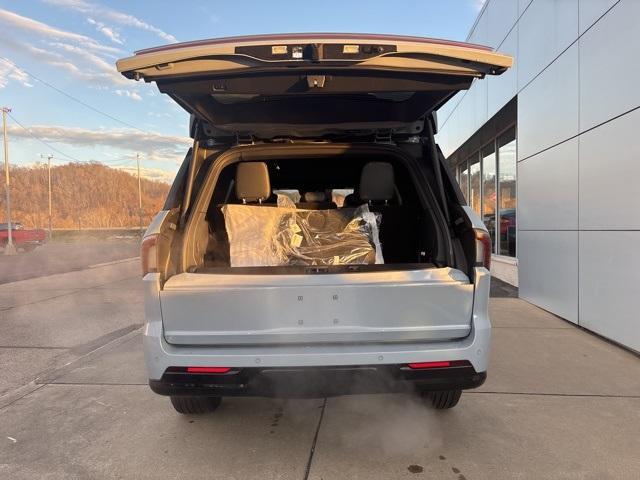 new 2025 Lincoln Navigator car, priced at $110,585