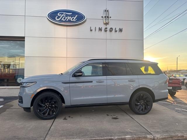 new 2025 Lincoln Navigator car, priced at $110,585