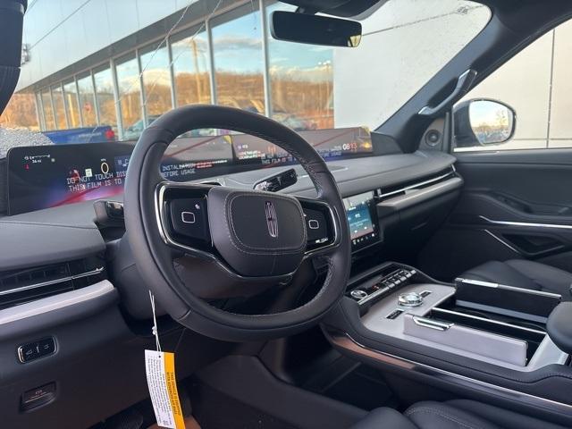new 2025 Lincoln Navigator car, priced at $110,585