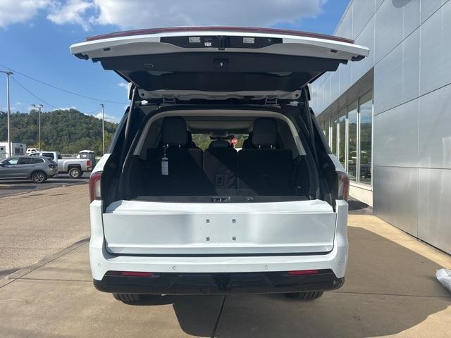 new 2025 Lincoln Navigator car, priced at $105,855