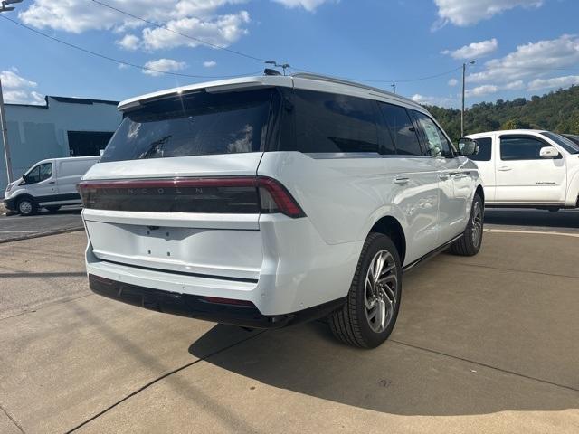 new 2025 Lincoln Navigator car, priced at $105,855