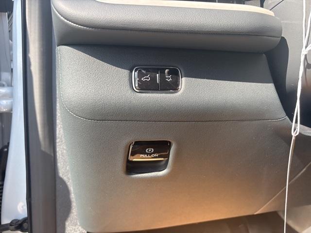 new 2025 Lincoln Navigator car, priced at $105,855