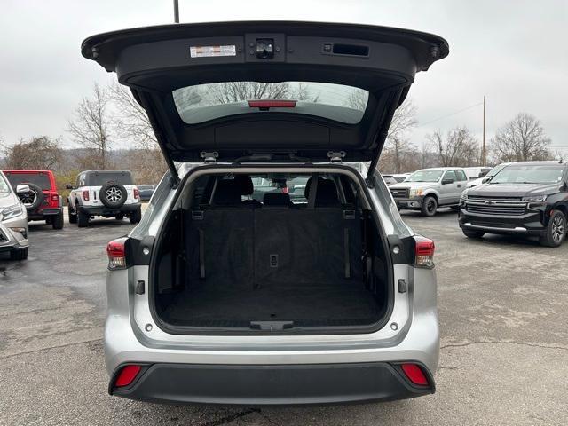 used 2023 Toyota Highlander car, priced at $29,997