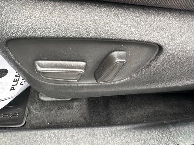 used 2023 Toyota Highlander car, priced at $29,997