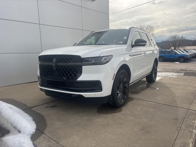 new 2025 Lincoln Navigator car, priced at $107,085