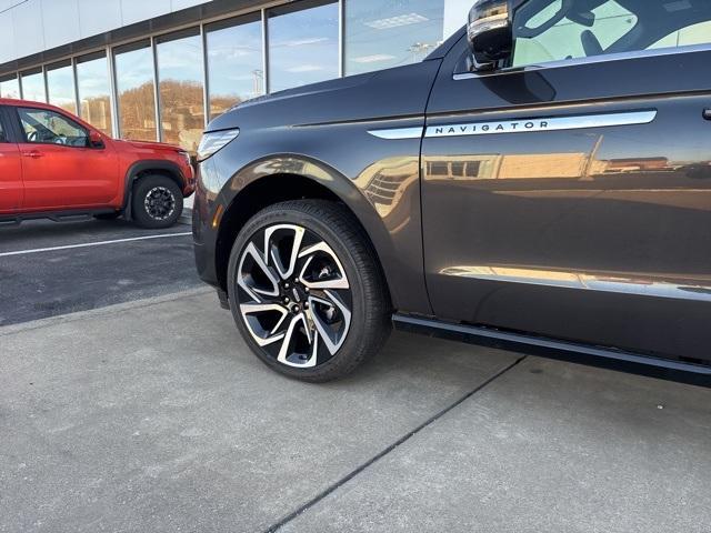 new 2026 Lincoln Navigator car, priced at $108,335