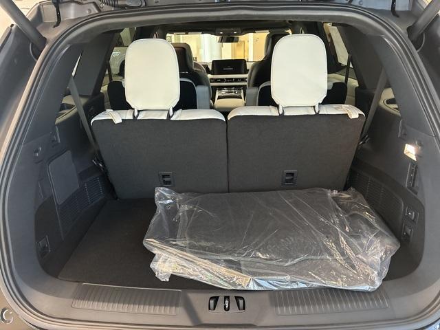 new 2025 Lincoln Aviator car, priced at $82,090