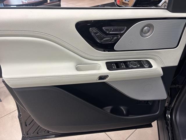 new 2025 Lincoln Aviator car, priced at $82,090