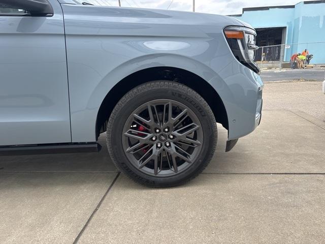 new 2025 Ford Expedition car, priced at $78,977