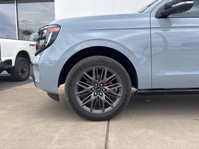 new 2025 Ford Expedition car, priced at $78,977