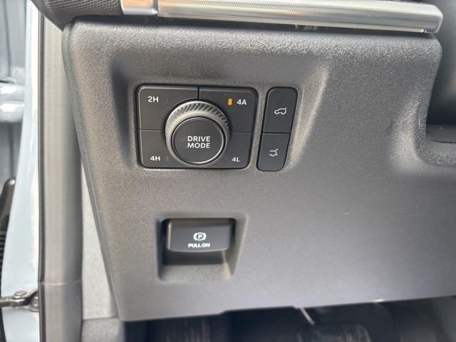 new 2025 Ford Expedition car, priced at $78,977