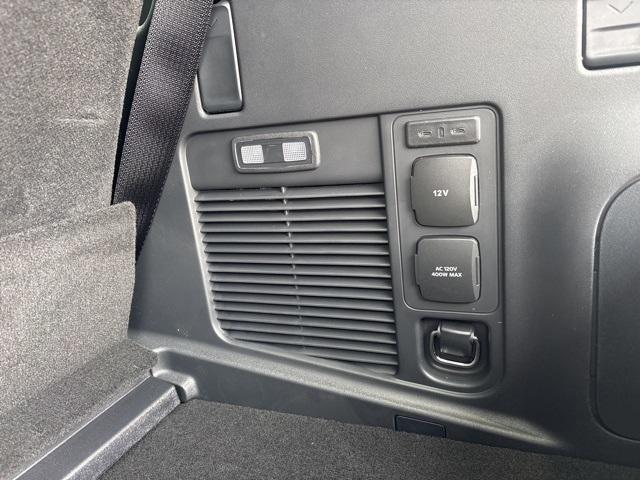 new 2025 Ford Expedition car, priced at $78,977