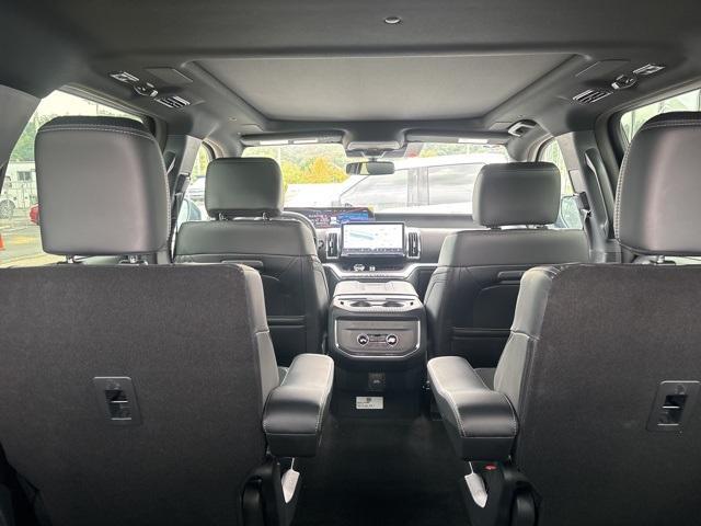 new 2025 Ford Expedition car, priced at $78,977