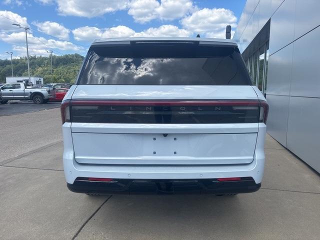 new 2025 Lincoln Navigator car, priced at $108,125
