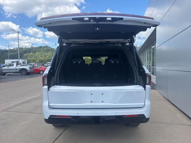 new 2025 Lincoln Navigator car, priced at $108,125