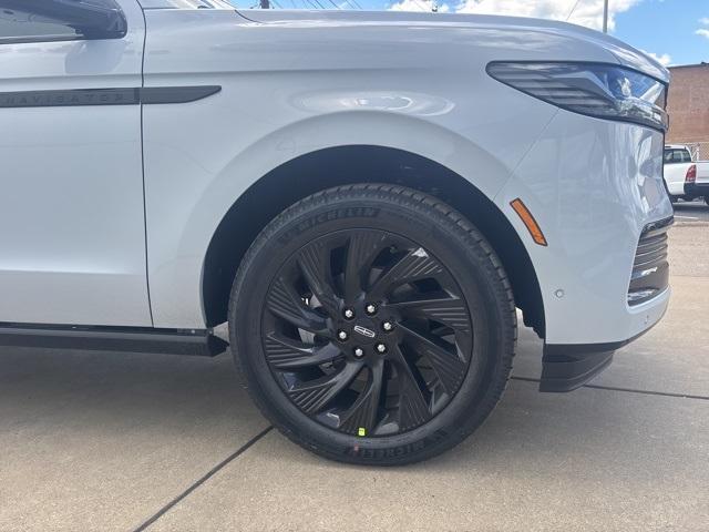 new 2025 Lincoln Navigator car, priced at $108,125