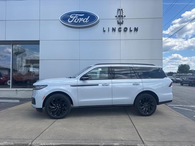 new 2025 Lincoln Navigator car, priced at $108,125