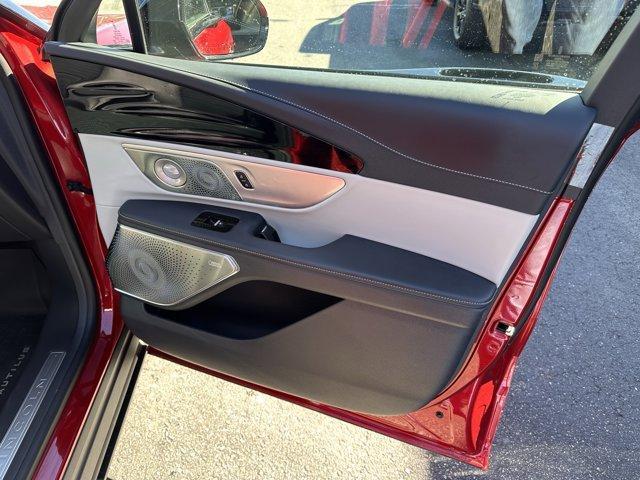 used 2025 Lincoln Nautilus car