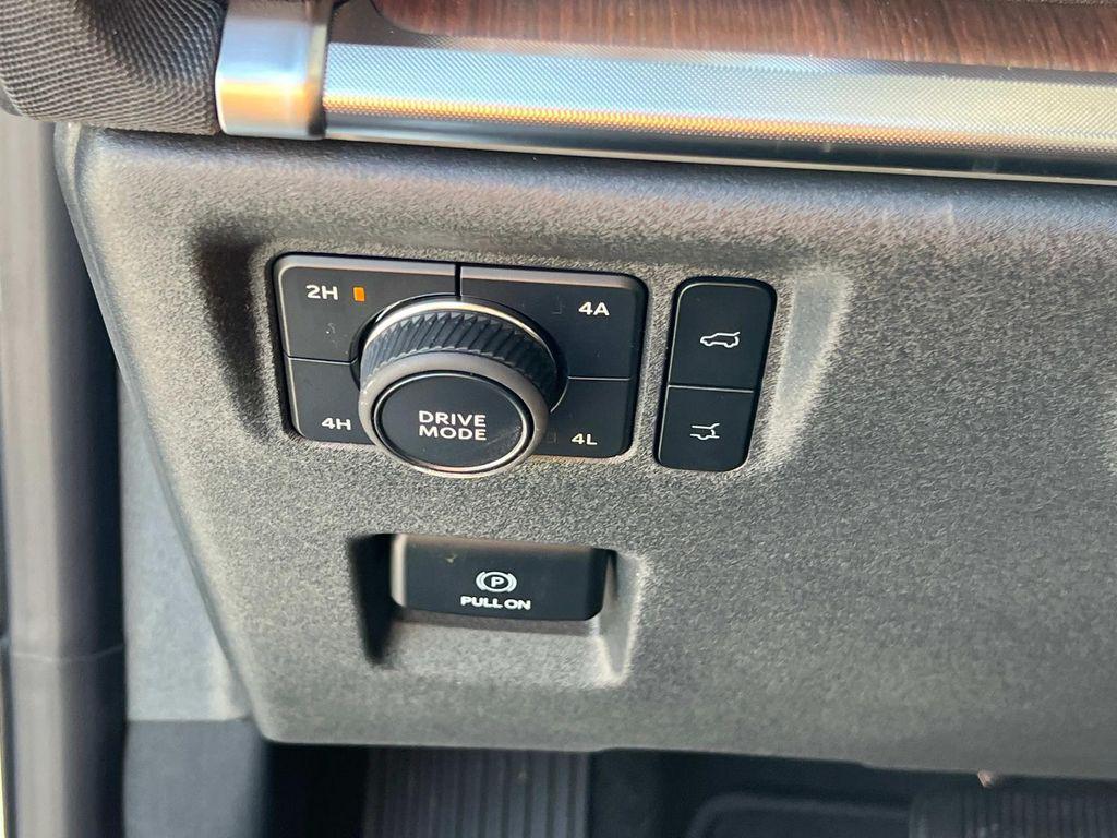 new 2025 Ford Expedition Max car, priced at $87,035