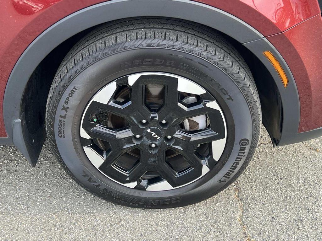 used 2025 Kia Sorento car, priced at $31,097