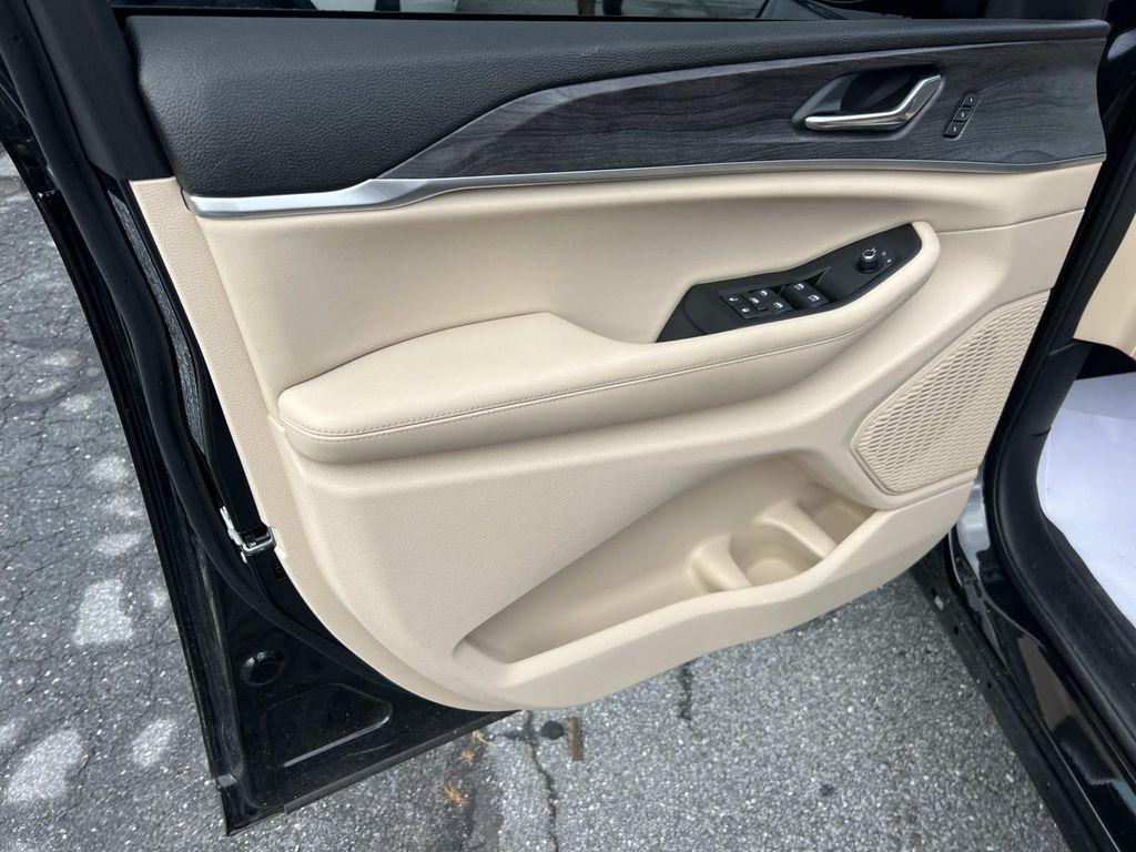 used 2025 Jeep Grand Cherokee car, priced at $36,998