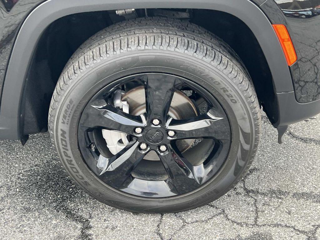 used 2025 Jeep Grand Cherokee car, priced at $36,998