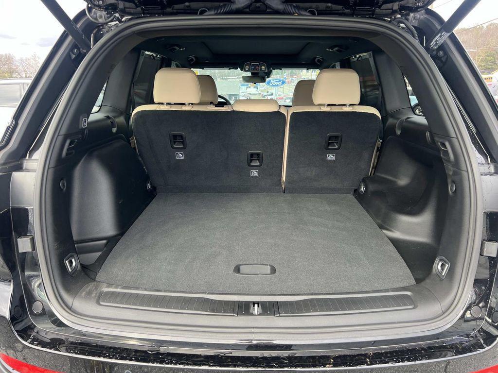 used 2025 Jeep Grand Cherokee car, priced at $36,998