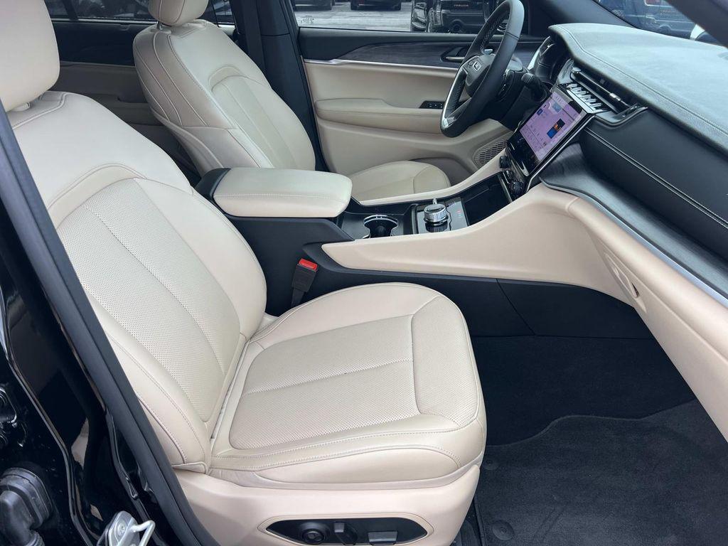 used 2025 Jeep Grand Cherokee car, priced at $36,998