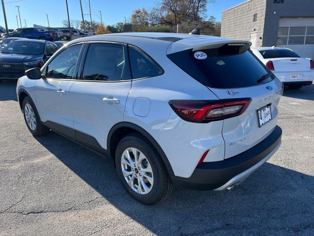 new 2025 Ford Escape car, priced at $25,919