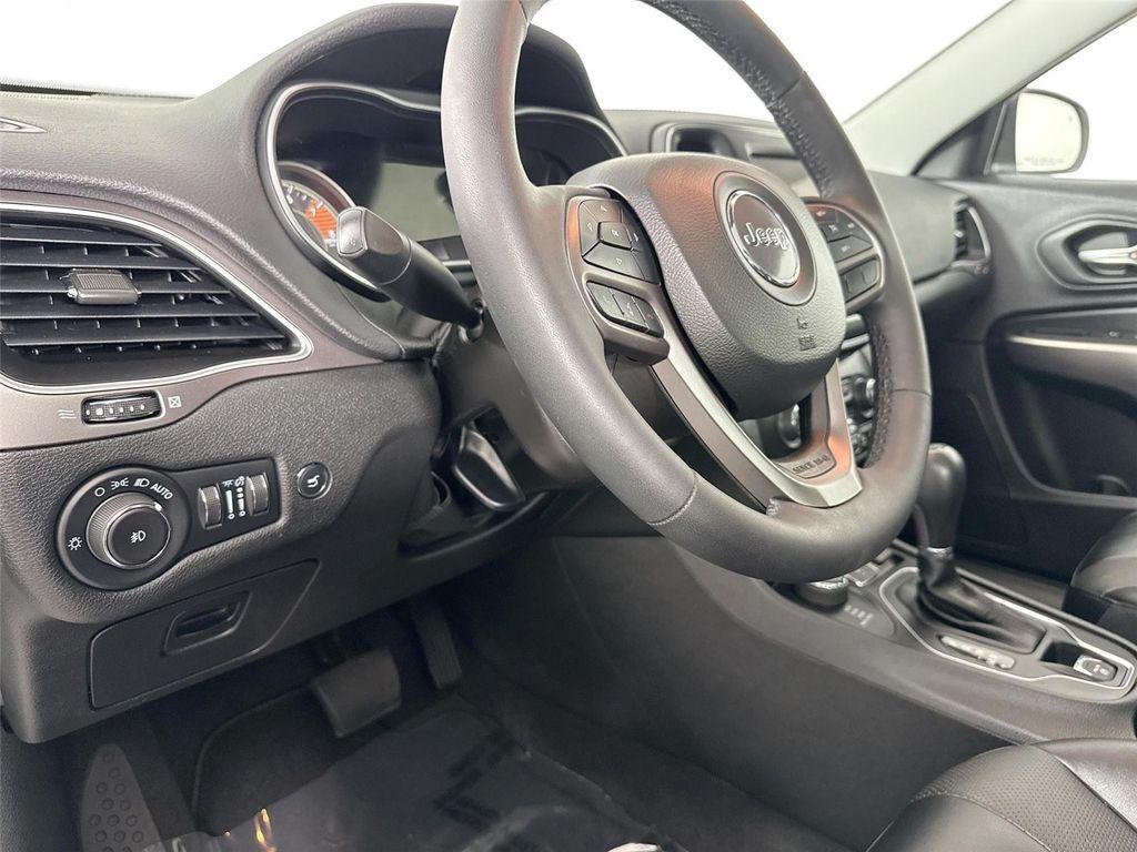 used 2022 Jeep Cherokee car, priced at $27,500