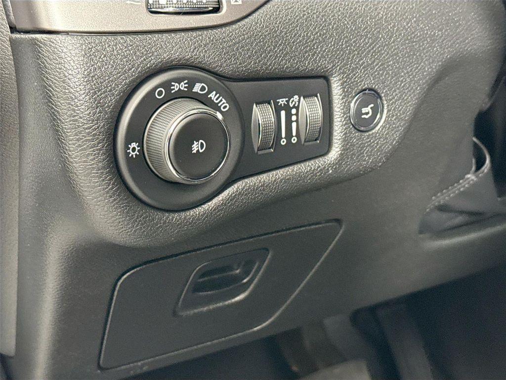 used 2022 Jeep Cherokee car, priced at $27,500
