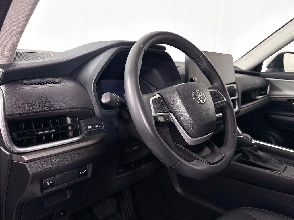 used 2025 Toyota Grand Highlander car, priced at $46,500