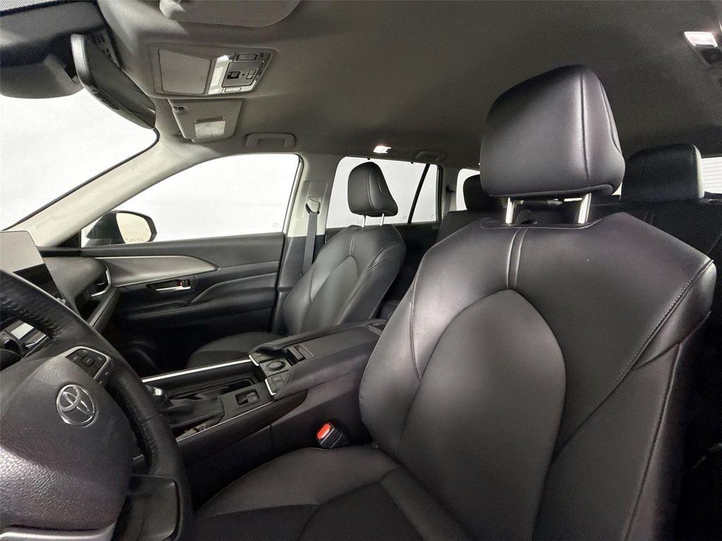 used 2025 Toyota Grand Highlander car, priced at $46,500