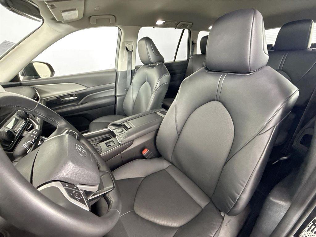 used 2025 Toyota Grand Highlander car, priced at $45,800