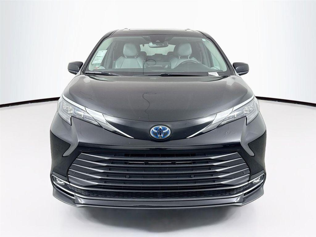 used 2025 Toyota Sienna car, priced at $46,500