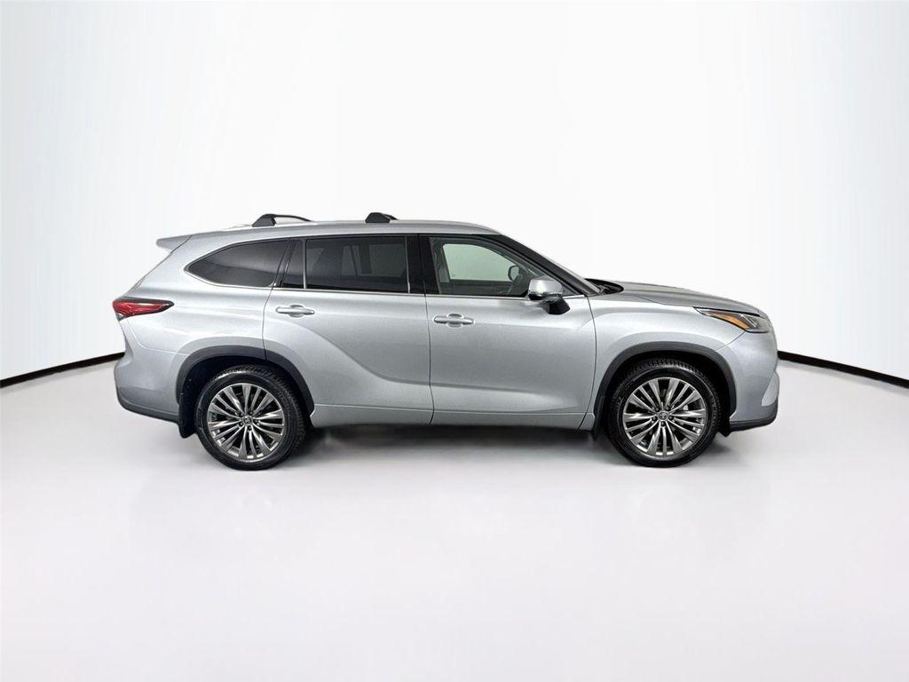 used 2021 Toyota Highlander car, priced at $41,500