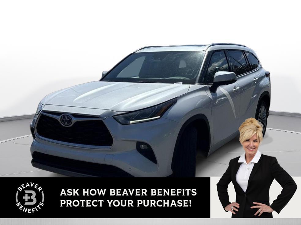 used 2024 Toyota Highlander Hybrid car, priced at $53,000