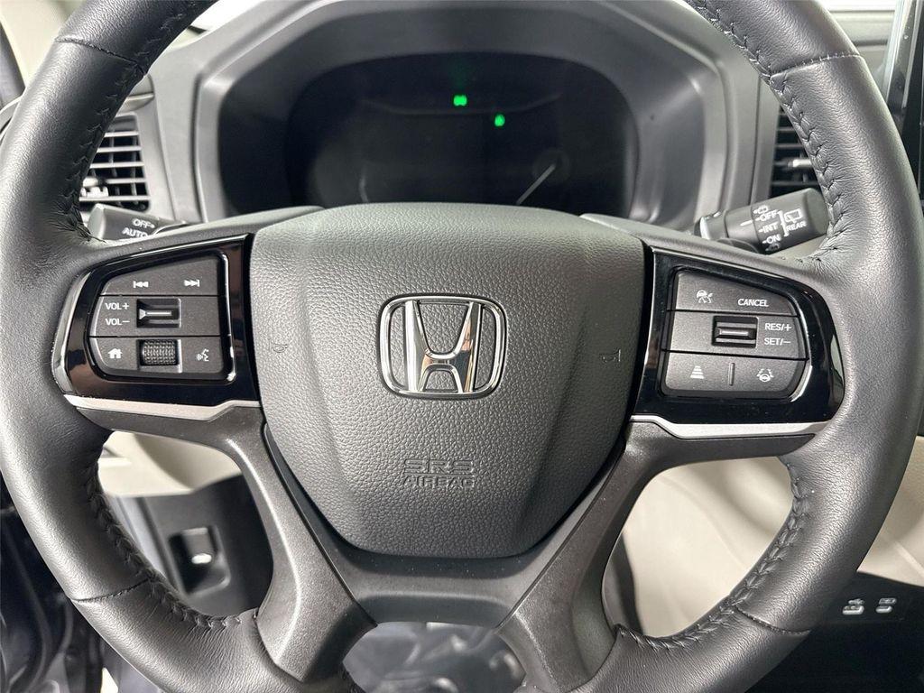 used 2025 Honda Odyssey car, priced at $38,800