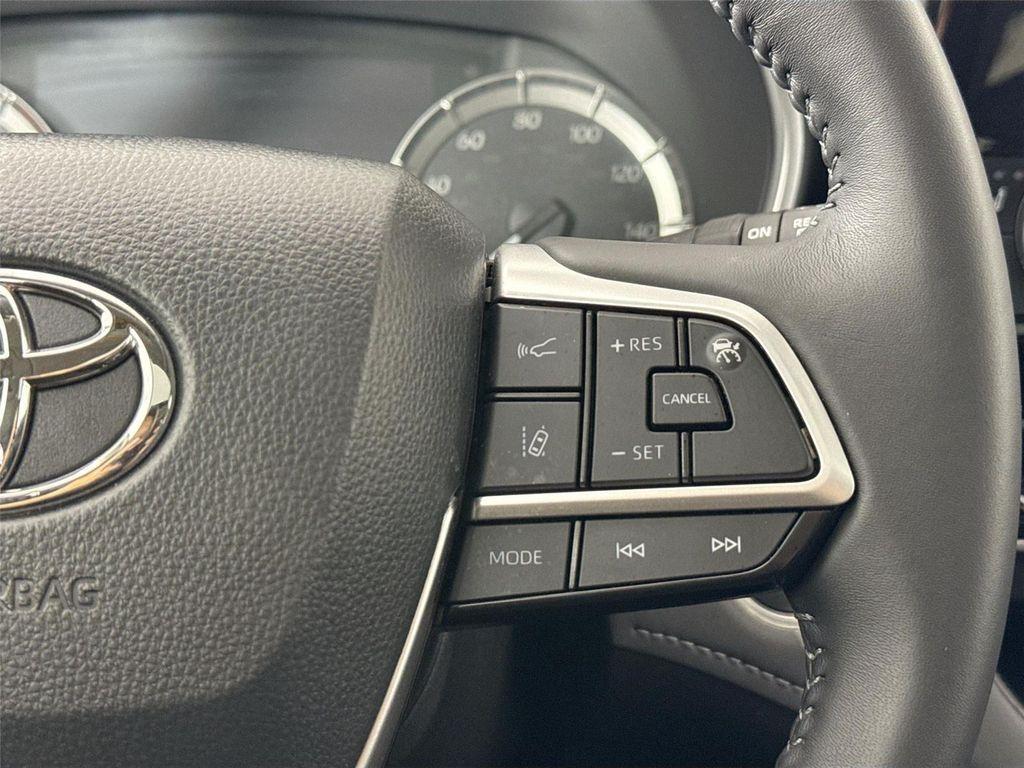 used 2025 Toyota Highlander car, priced at $47,500