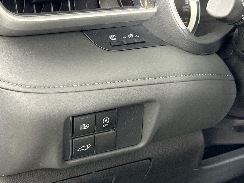 used 2025 Toyota Highlander car, priced at $47,500