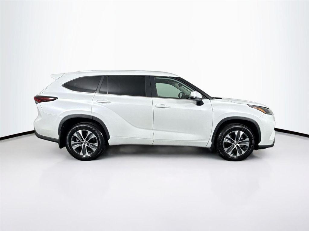 used 2025 Toyota Highlander car, priced at $47,500