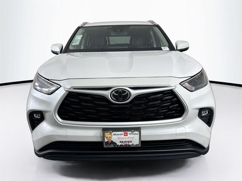 used 2025 Toyota Highlander car, priced at $46,000